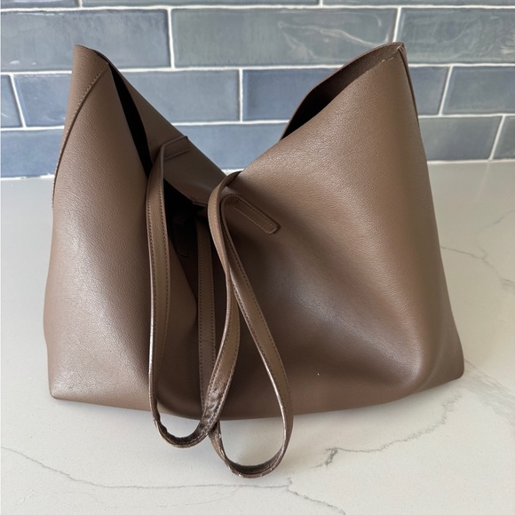 YSL/ Saint Laurent E/W leather tote - Picture 3 of 17